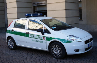 Casale Monferrato - Incendio in condominio: dieci famiglie evacuate
