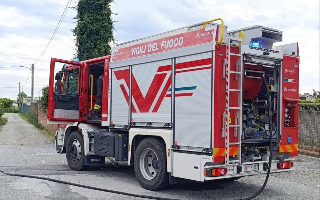 Alessandria - Fienile in fiamme vicino al casello Ovest: nessun ferito