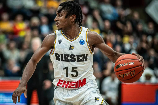 Derthona Basket - Ezra Manjon è il nuovo playmaker: talento americano alla sua seconda avventura europea