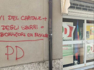 Tortona - Scritte offensive contro la sede del PD: nuova azione vandalica in città